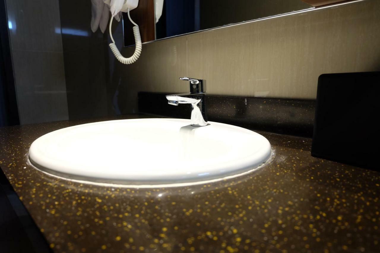 Wirton Seminyak Hotell Denpasar Exteriör bild